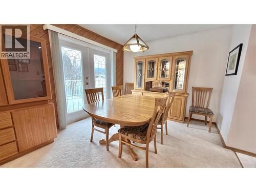 461 Eighth Avenue, Midway, BC - Indoor Photo Showing Dining Room