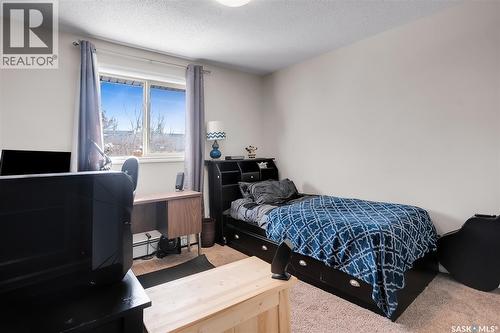 304F 1121 Mckercher Drive, Saskatoon, SK - Indoor Photo Showing Bedroom