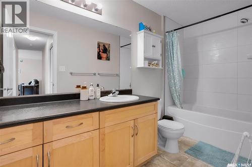 304F 1121 Mckercher Drive, Saskatoon, SK - Indoor Photo Showing Bathroom