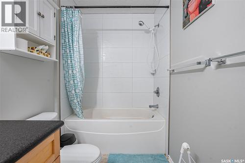 304F 1121 Mckercher Drive, Saskatoon, SK - Indoor Photo Showing Bathroom