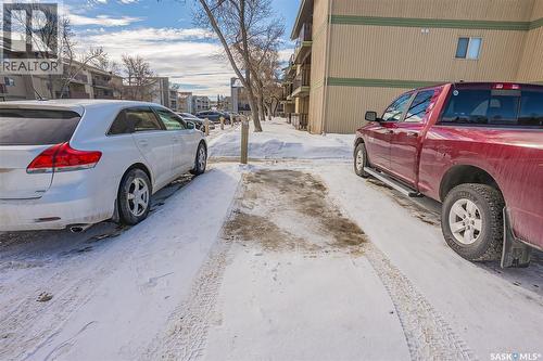 304F 1121 Mckercher Drive, Saskatoon, SK -  Photo Showing Garage