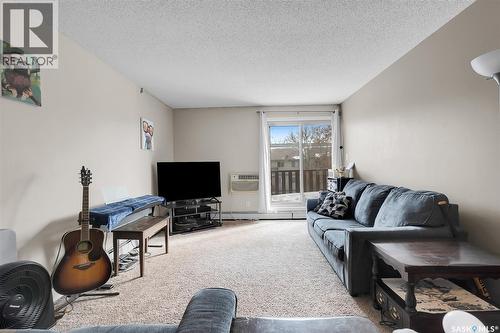 304F 1121 Mckercher Drive, Saskatoon, SK - Indoor Photo Showing Living Room