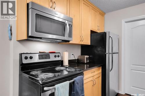 304F 1121 Mckercher Drive, Saskatoon, SK - Indoor Photo Showing Kitchen