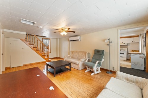 Salon - 764 Ch. Dutch, Bedford - Canton, QC - Indoor