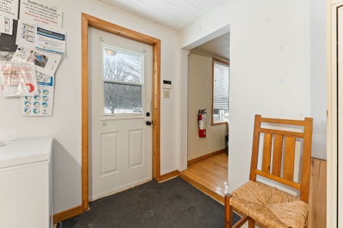 Hall d'entrée/Vestibule - 764 Ch. Dutch, Bedford - Canton, QC - Indoor Photo Showing Other Room