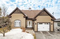 111 17e Avenue  Magog, QC J1X 3V9
