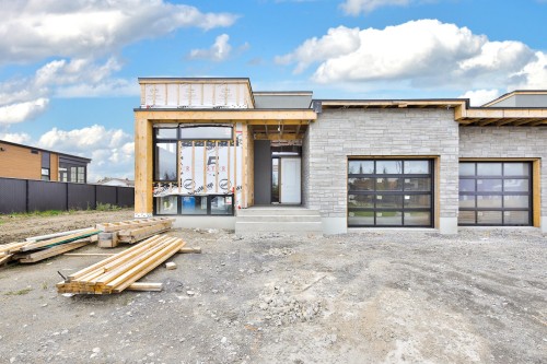 99 Rue des Trembles  Saint-Jean-Sur-Richelieu, QC J2W 0K8