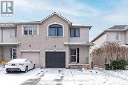 80 FOXBOROUGH DRIVE Hamilton, ON L9G 4Y8