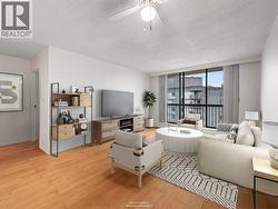 1605 145 ST. GEORGES AVENUE  North Vancouver, BC V7L 3G8