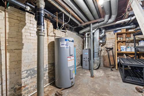 401 Union Avenue W, Winnipeg, MB - Indoor Photo Showing Basement