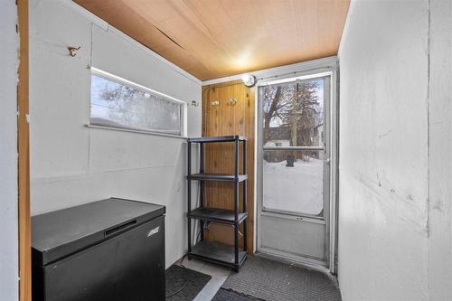 401 Union Avenue W, Winnipeg, MB - Indoor Photo Showing Other Room