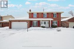 15 WOODFERN COURT  Ottawa, ON K2H 8Y9