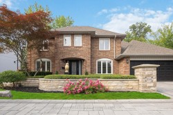 2059 Shawanaga Trail  Mississauga, ON L5H 3Z3
