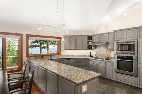 253 Chilton Rd, Salt Spring, BC 