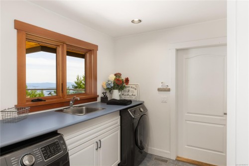 253 Chilton Rd, Salt Spring, BC 