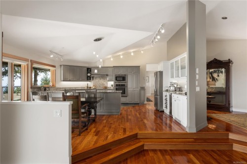 253 Chilton Rd, Salt Spring, BC 