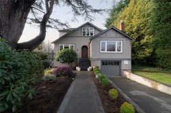 2741 Dufferin Ave Oak Bay, BC V8R 3L5