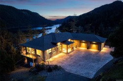 1081 Aspen Rd Malahat, BC V0R 2L0