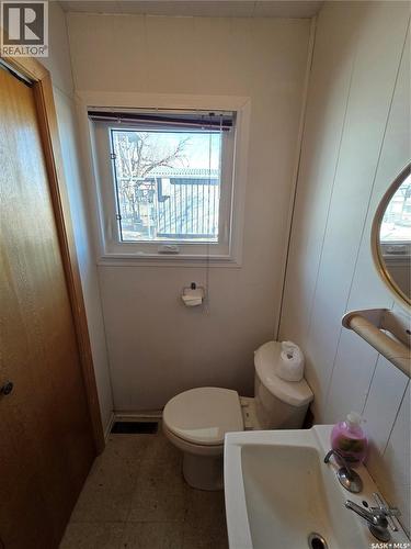 38 Railway Avenue, Redvers, SK 