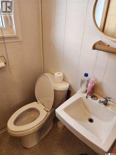 38 Railway Avenue, Redvers, SK 