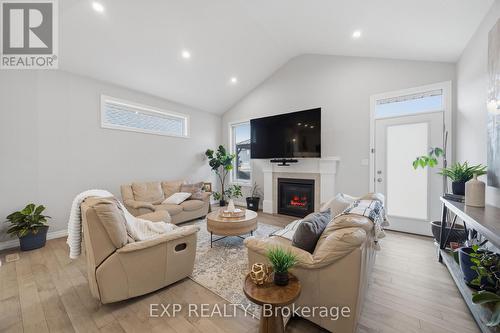 43 Lowrie Crescent, Tillsonburg, ON - Indoor Photo Showing Living Room With Fireplace