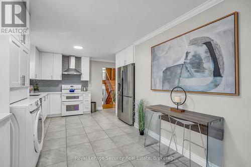 516 Kelvedon Mews, Mississauga, ON - Indoor Photo Showing Kitchen
