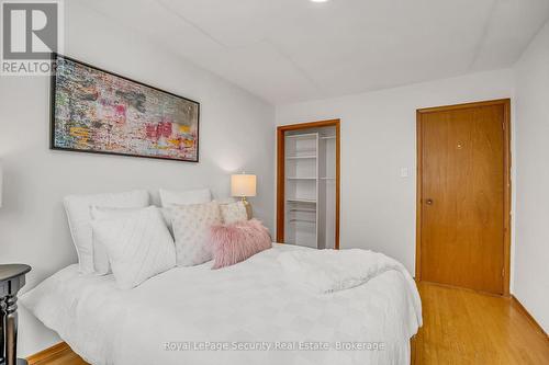 516 Kelvedon Mews, Mississauga, ON - Indoor Photo Showing Bedroom