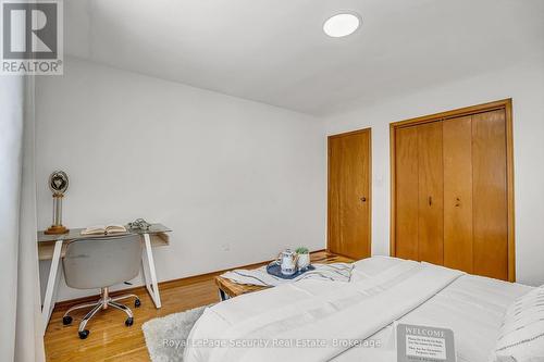 516 Kelvedon Mews, Mississauga, ON - Indoor Photo Showing Bedroom