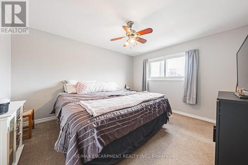 38 Glenburn Court, Hamilton, ON - Indoor Photo Showing Bedroom