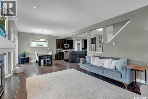 8856 Kestral Drive, Regina, SK - Indoor Photo Showing Living Room