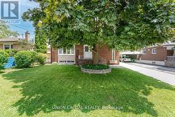 BASEMENT - 383 NEAL DRIVE Richmond Hill, ON L4C 3L6