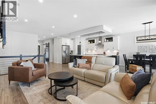 4418 Sage Crescent E, Regina, SK - Indoor Photo Showing Living Room