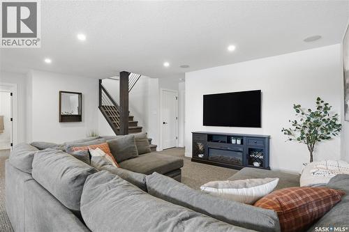 4418 Sage Crescent E, Regina, SK - Indoor Photo Showing Living Room