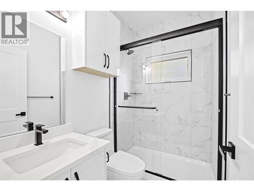 7279 Birch Close, Anglemont, BC - Indoor Photo Showing Bathroom