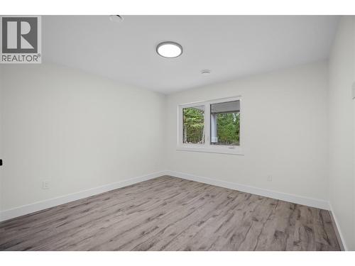 7279 Birch Close, Anglemont, BC - Indoor Photo Showing Other Room