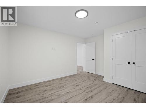 7279 Birch Close, Anglemont, BC - Indoor Photo Showing Other Room