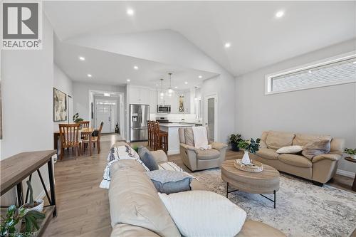 43 Lowrie Crescent, Tillsonburg, ON - Indoor Photo Showing Living Room