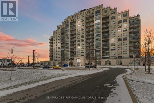 411 - 260 Villagewalk Boulevard, London North (North R), ON - Outdoor With Facade