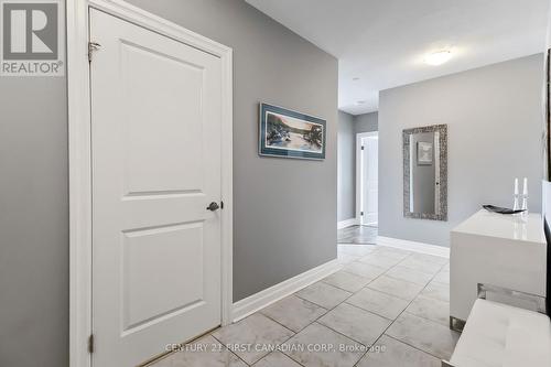 Foyer - 411 - 260 Villagewalk Boulevard, London North (North R), ON - Indoor Photo Showing Other Room