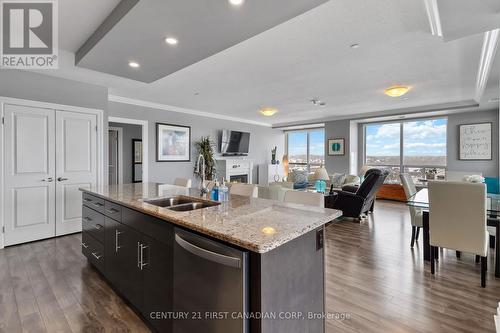 Kitchen - 411 - 260 Villagewalk Boulevard, London North (North R), ON - Indoor Photo Showing Kitchen With Double Sink