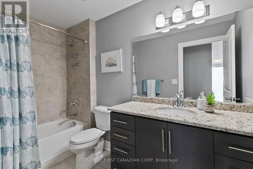 2nd full bath - 411 - 260 Villagewalk Boulevard, London North (North R), ON - Indoor Photo Showing Bathroom