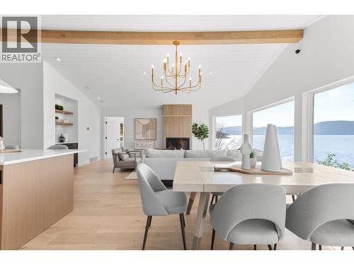 5538 Lakeshore Road, Kelowna, BC - Indoor Photo Showing Dining Room