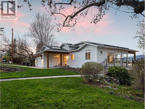 5538 Lakeshore Road, Kelowna, BC - Outdoor