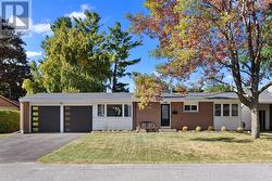 13 EDGEBROOK ROAD  Ottawa, ON K2H 6C2