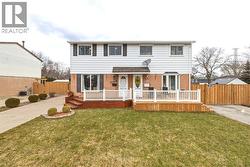 1103 CARDIFF COURT  Sarnia, ON N7S 4B6