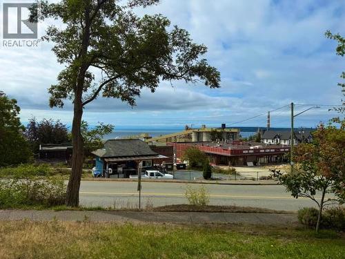5830 Ash Ave, Powell River, BC 