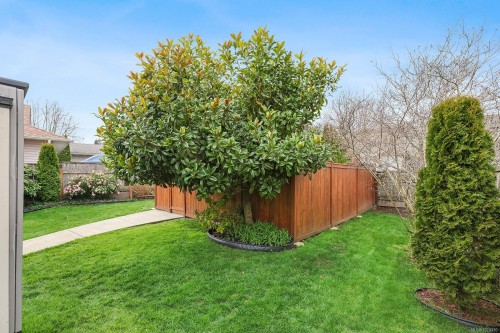 1272 Noel Ave, Comox, BC 