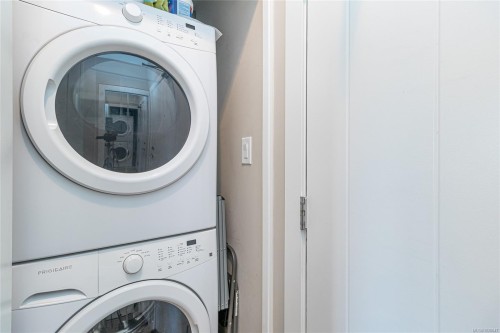 #203-2655 Sooke Rd, Langford, BC - Indoor Photo Showing Laundry Room