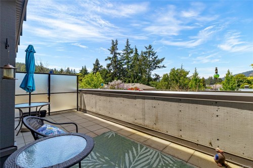 #203-2655 Sooke Rd, Langford, BC - Outdoor
