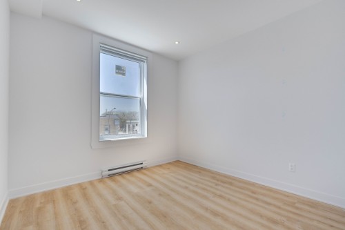 Chambre à coucher - 7123 Av. Querbes, Montréal (Villeray/Saint-Michel/Parc-Extension), QC - Indoor Photo Showing Other Room